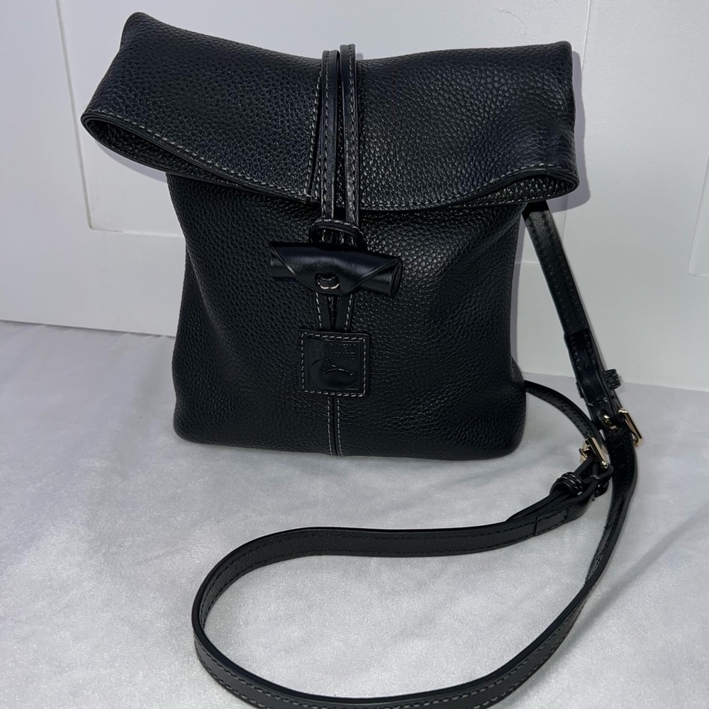 Dooney and Bourke Black Pebble Grain Toggle Crossbody 22+ inch shoulder drop